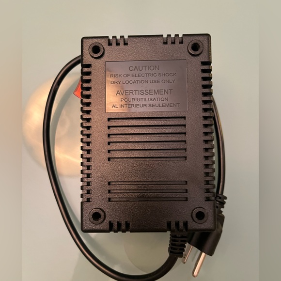 LiteFuze LC-300 Travel Voltage Converter 300W 110V/120V to 220V/240V Black - Picture 4 of 11